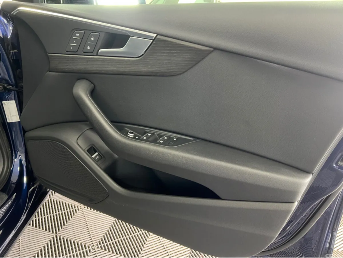 Audi A4 Estate, Petrol, 2019, Blue