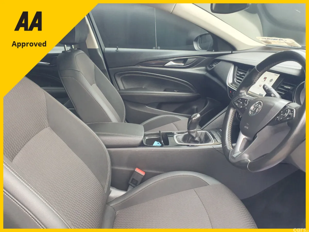 Vauxhall Insignia Hatchback, Diesel, 2017, Black