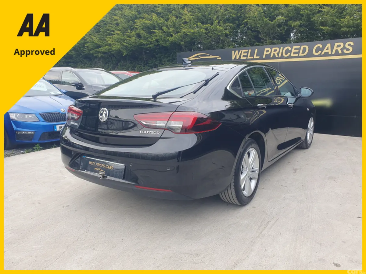 Vauxhall Insignia Hatchback, Diesel, 2017, Black