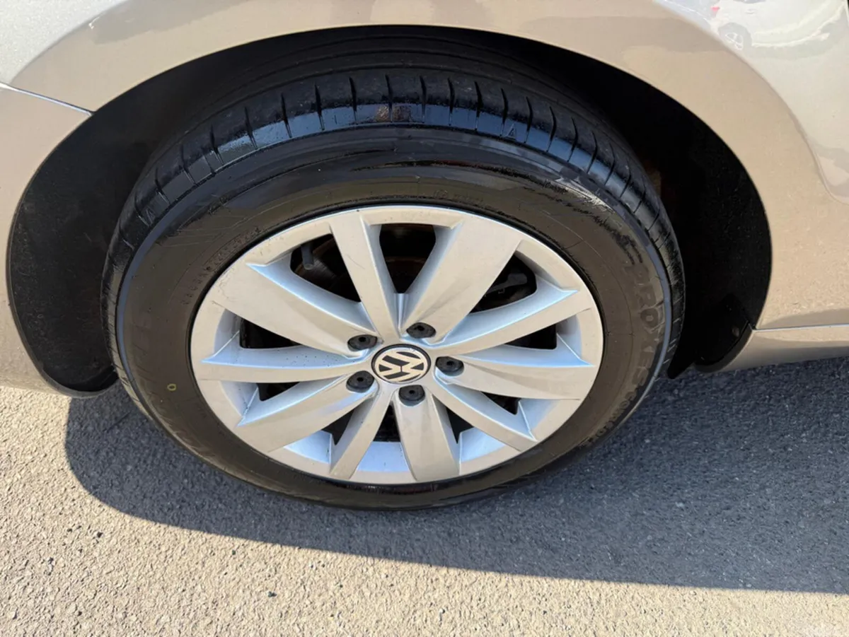 Volkswagen Passat Saloon, Diesel, 2013, Brown