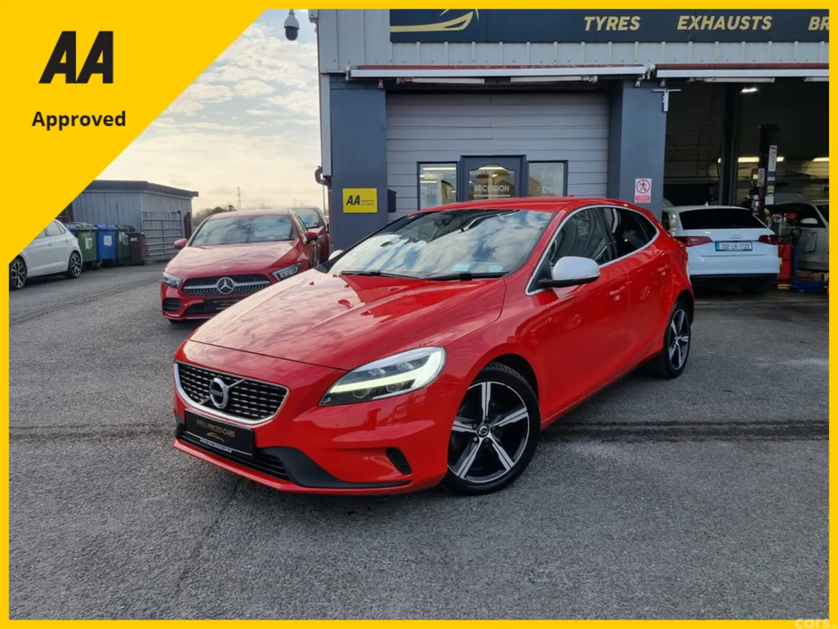 Volvo V40 Hatchback, Diesel, 2016, Red