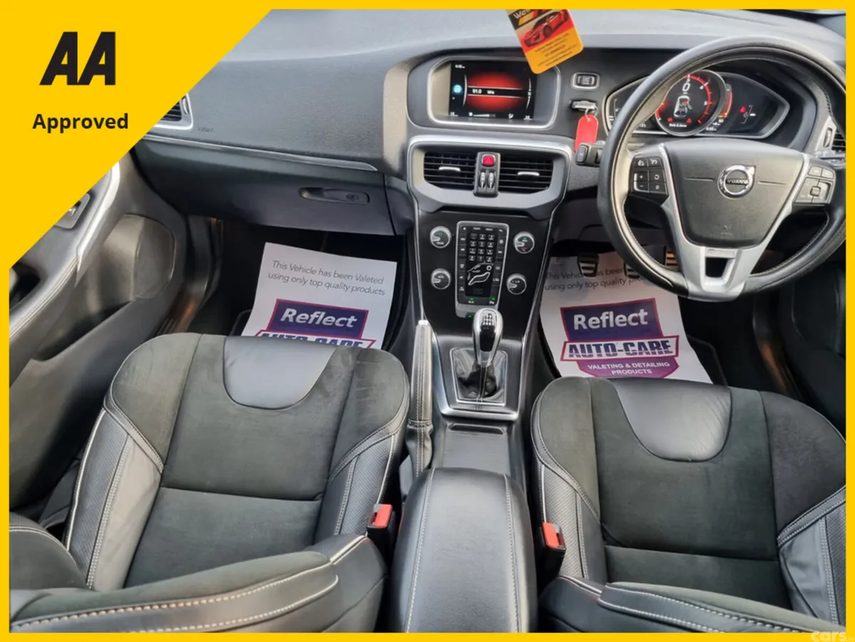 Volvo V40 Hatchback, Diesel, 2016, Red