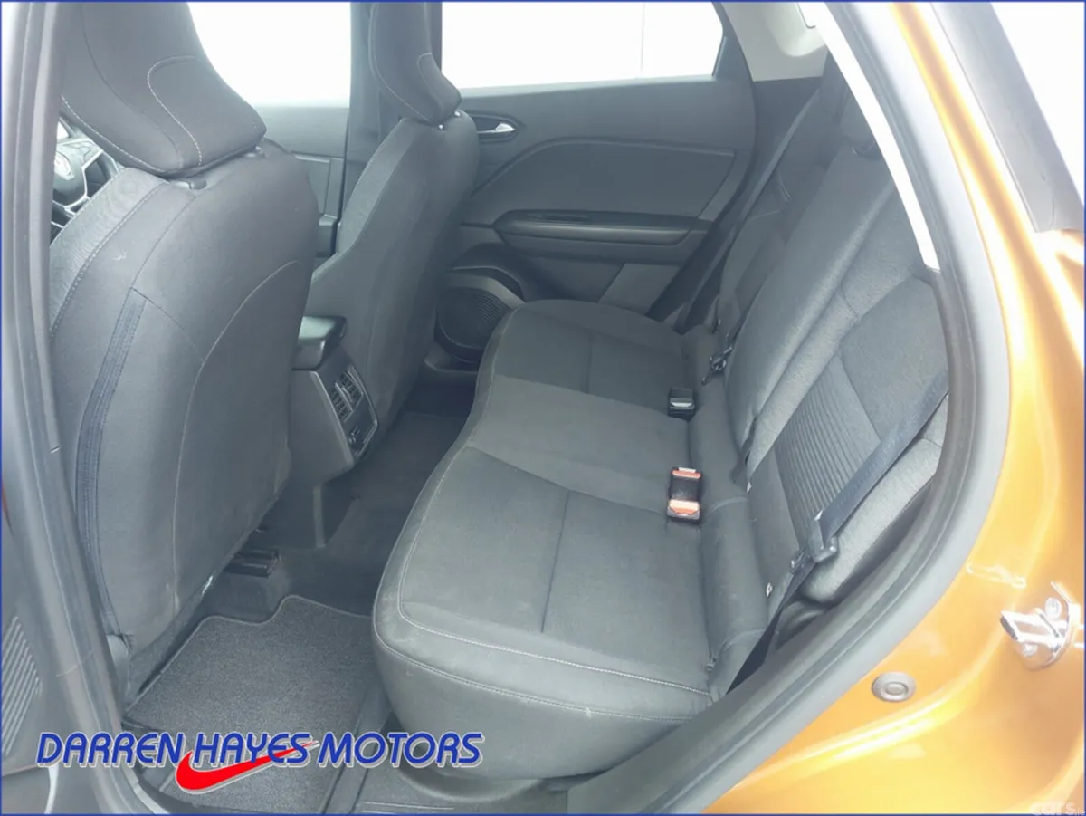 Renault Captur Hatchback, Petrol, 2021, Orange
