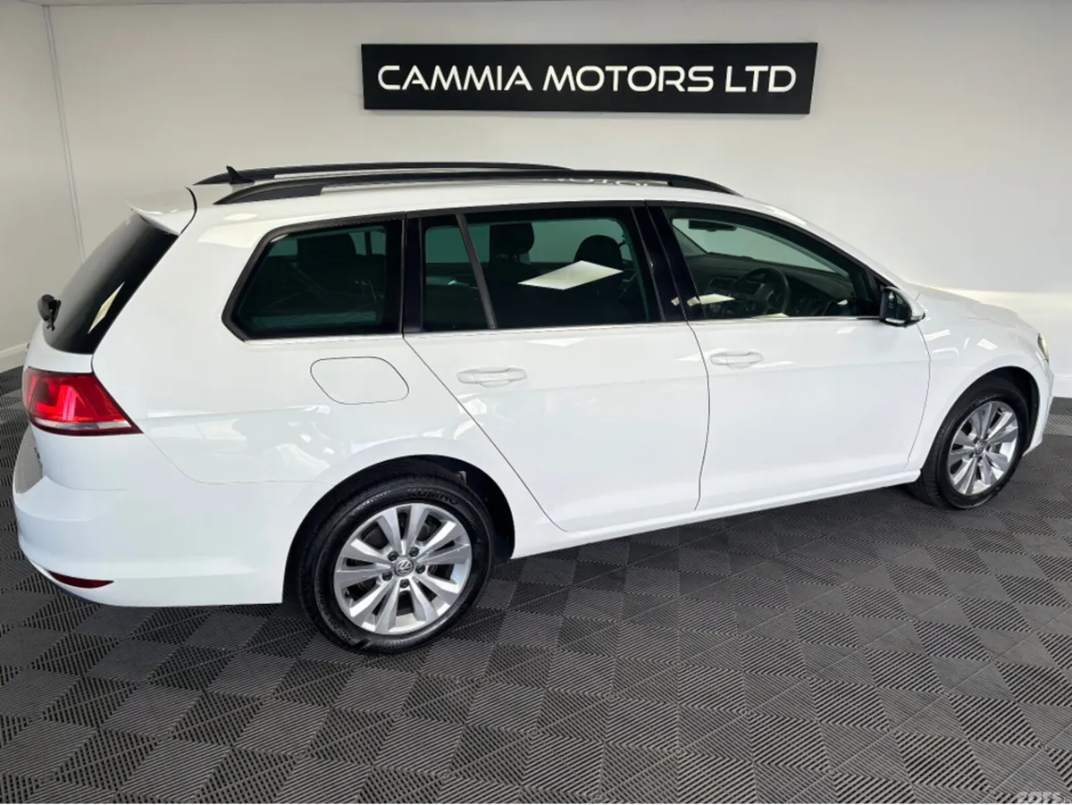 Volkswagen Golf Estate, Petrol, 2014, White