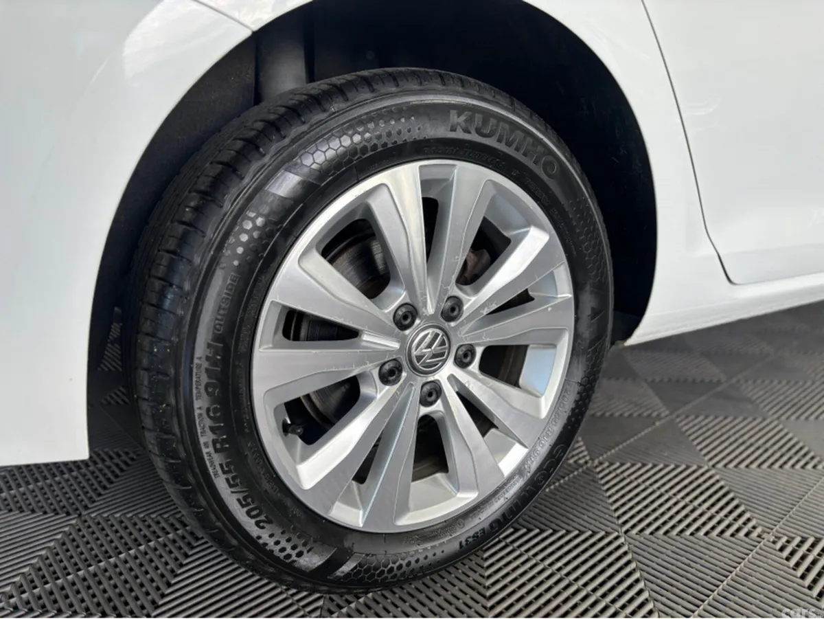Volkswagen Golf Estate, Petrol, 2014, White