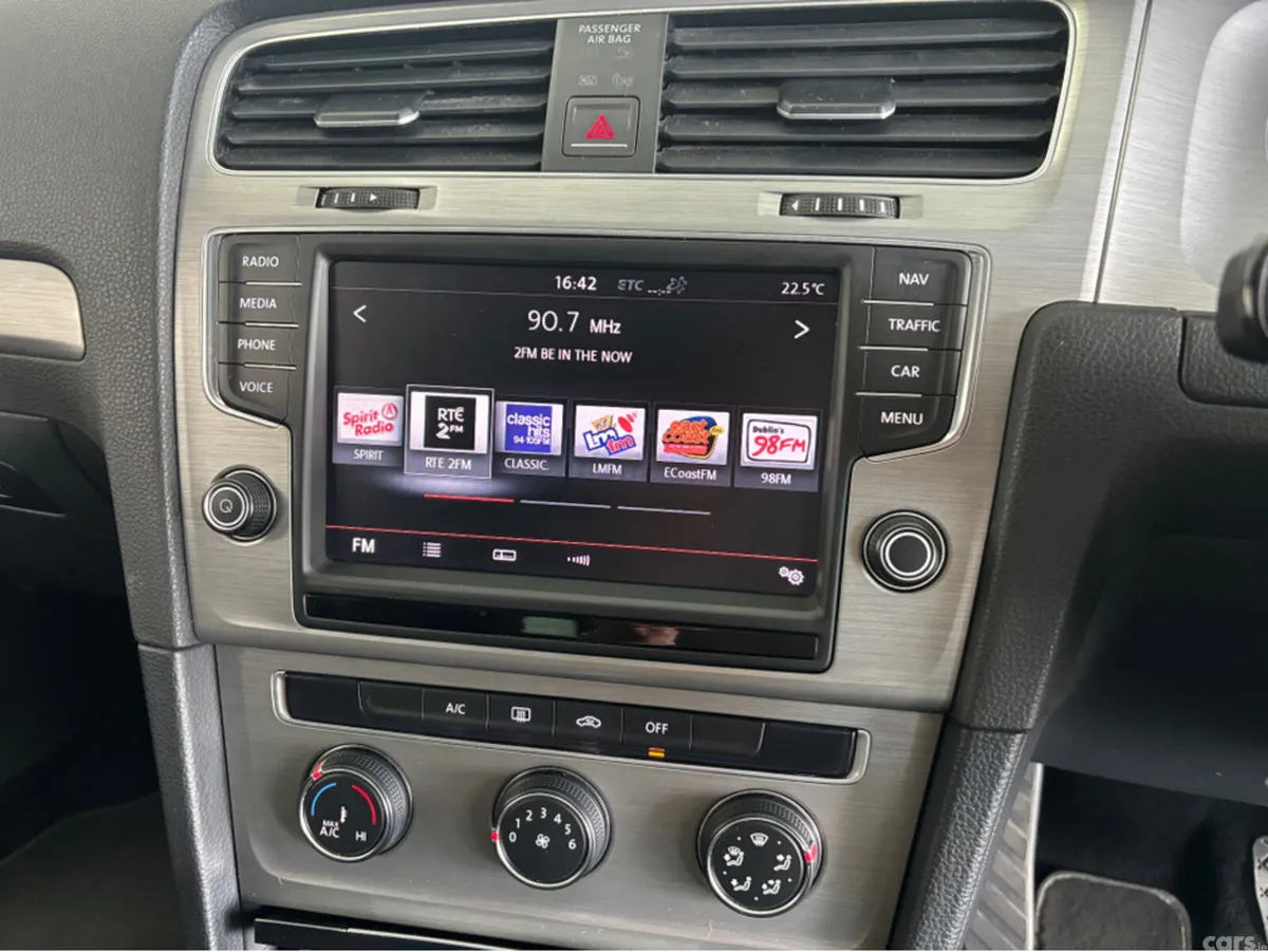 Volkswagen Golf Estate, Petrol, 2014, White