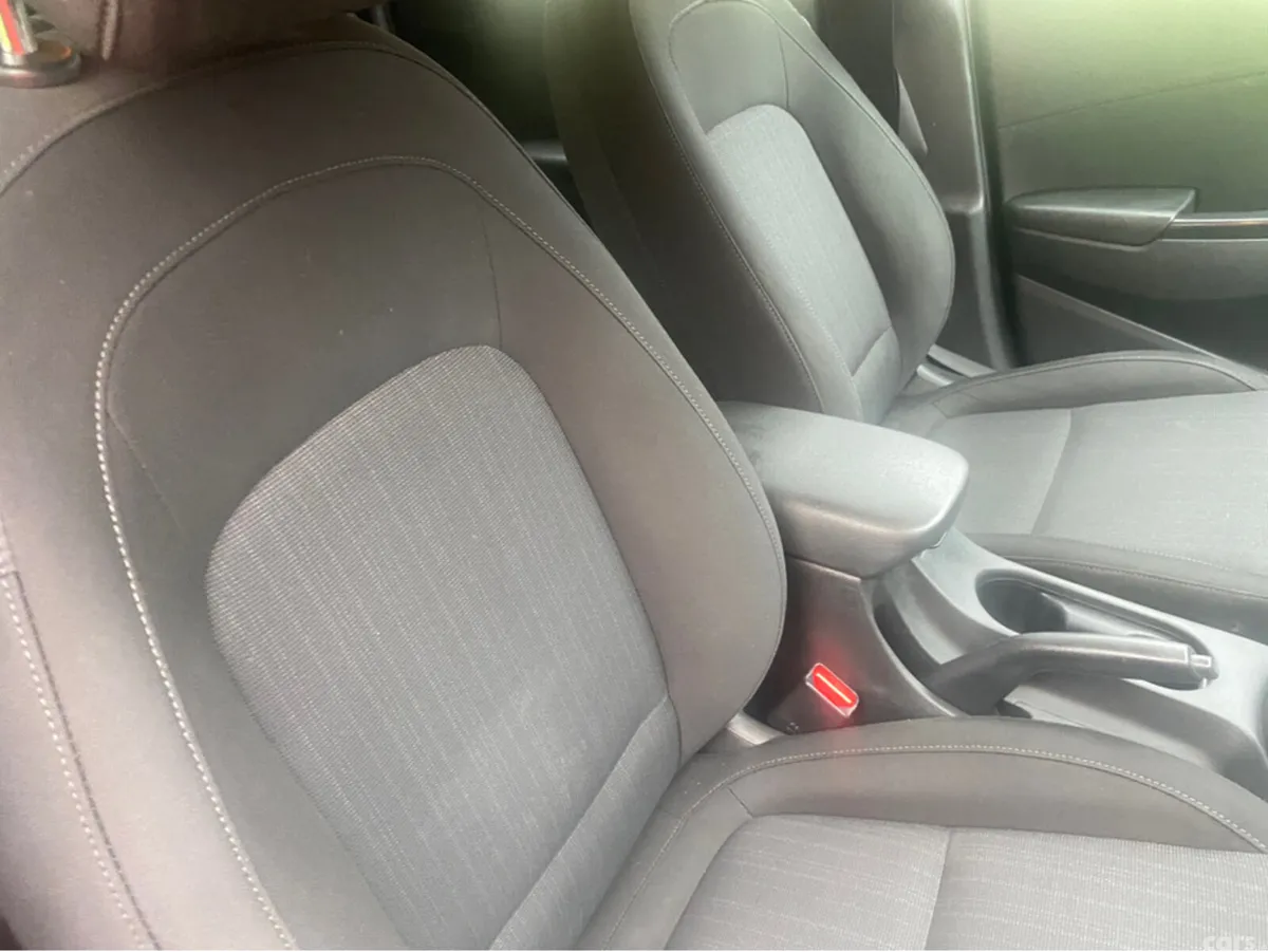 Hyundai KONA Hatchback, Petrol Hybrid, 2022, Red