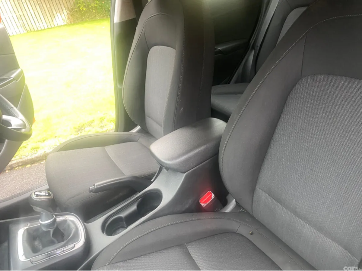Hyundai KONA Hatchback, Petrol Hybrid, 2022, Red