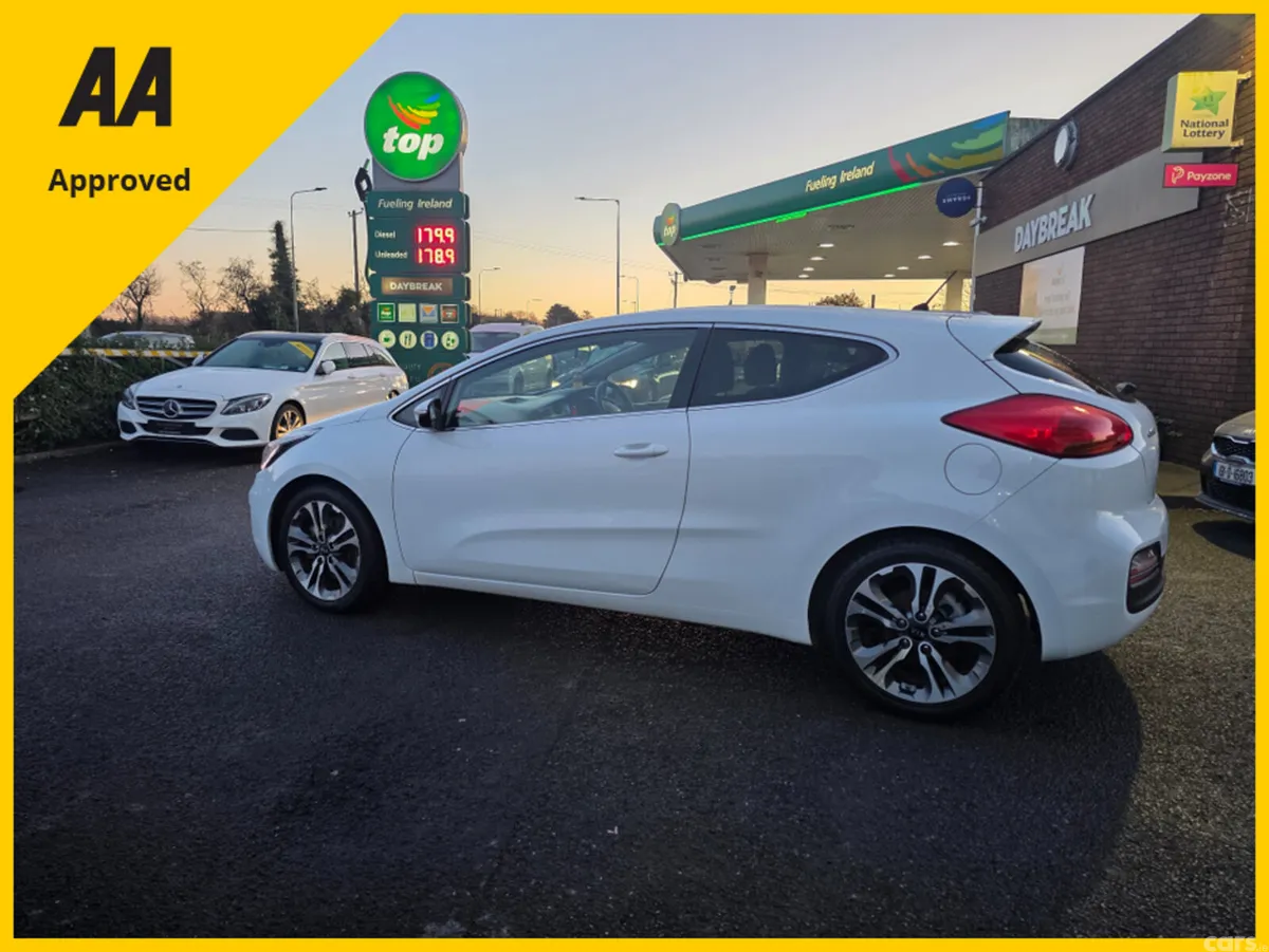Kia Ceed Hatchback, Diesel, 2015, White