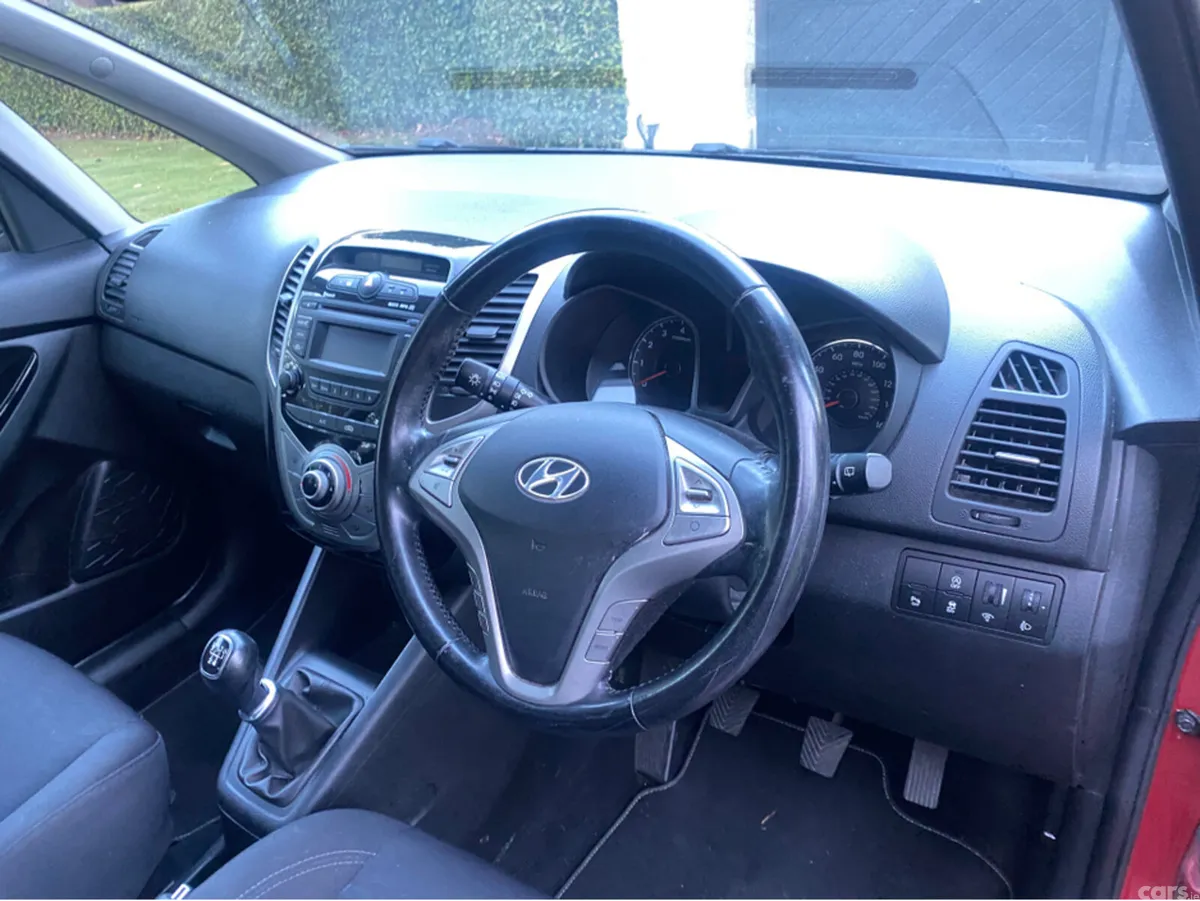 Hyundai ix20 Hatchback, Petrol, 2017, Red