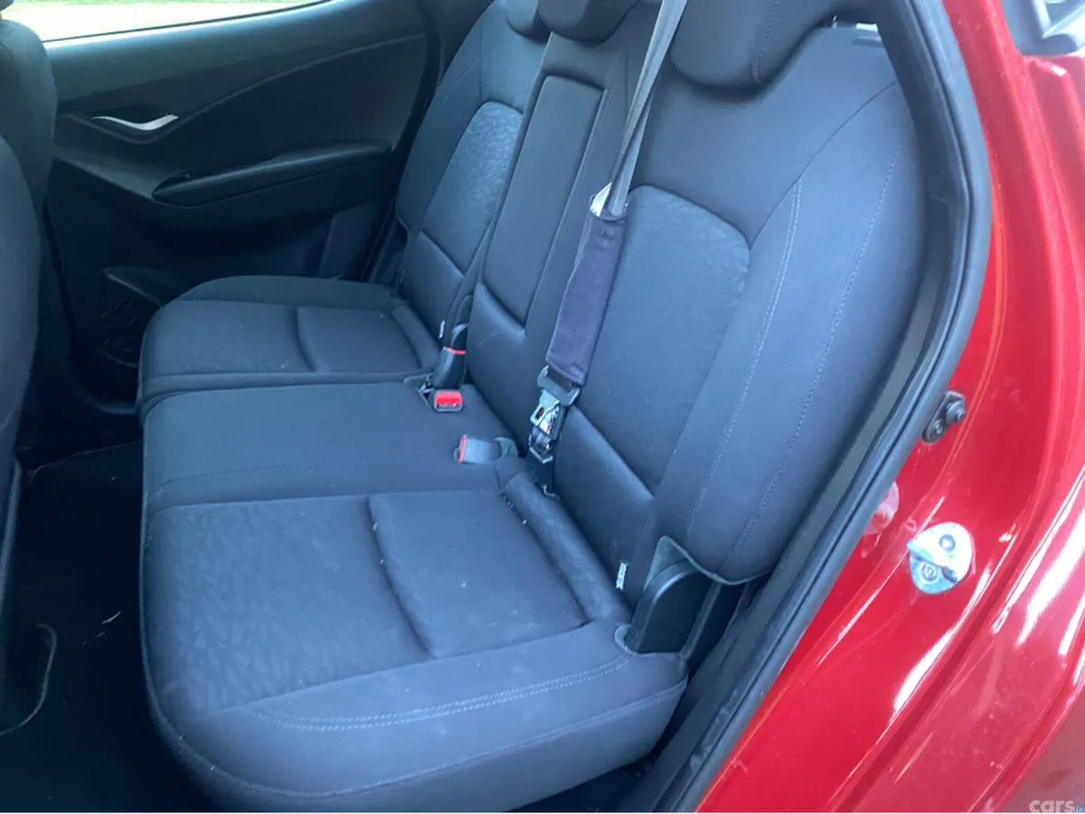 Hyundai ix20 Hatchback, Petrol, 2017, Red