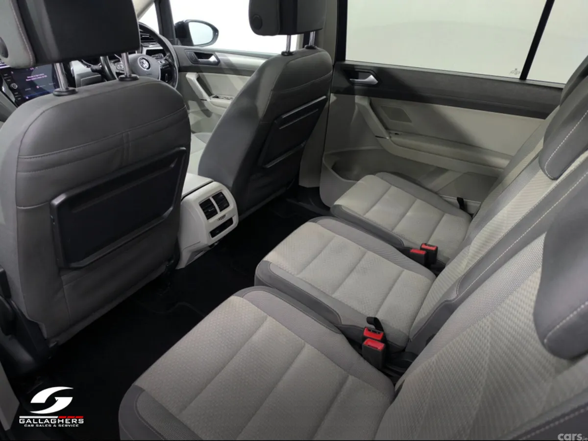 Volkswagen Touran MPV, Diesel, 2018, Black