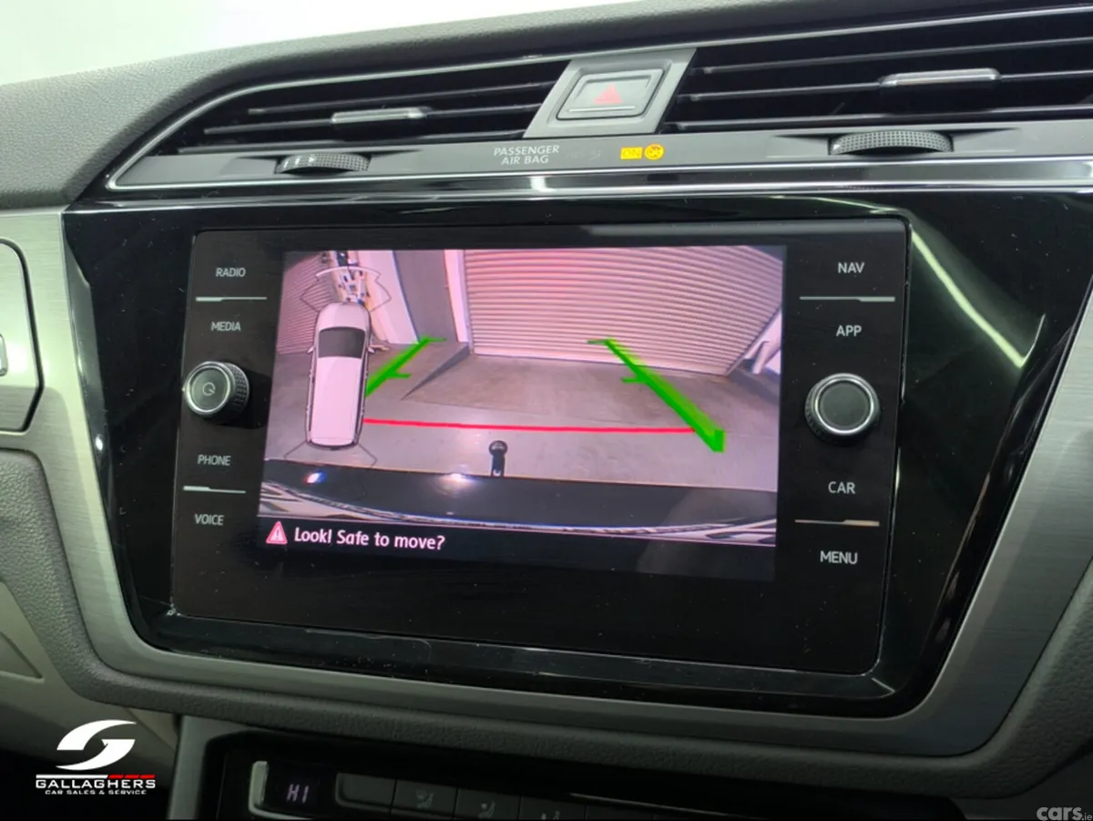 Volkswagen Touran MPV, Diesel, 2018, Black