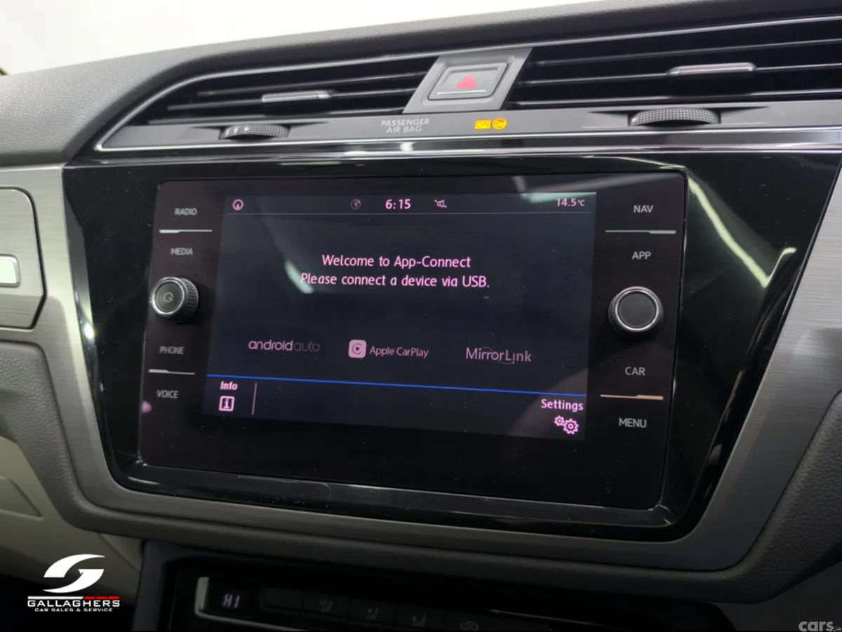 Volkswagen Touran MPV, Diesel, 2018, Black