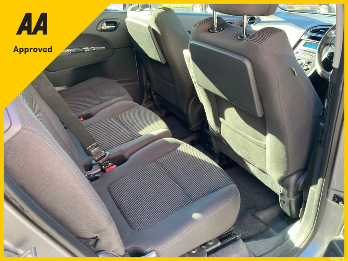 Peugeot 5008 MPV, Diesel, 2016, Grey
