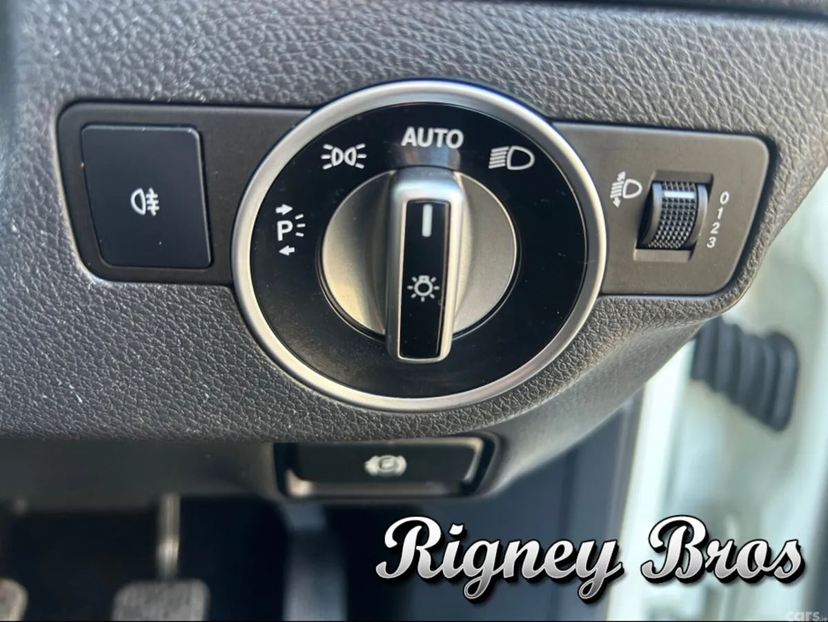 Mercedes-Benz GLA Saloon, Diesel, 2014, White