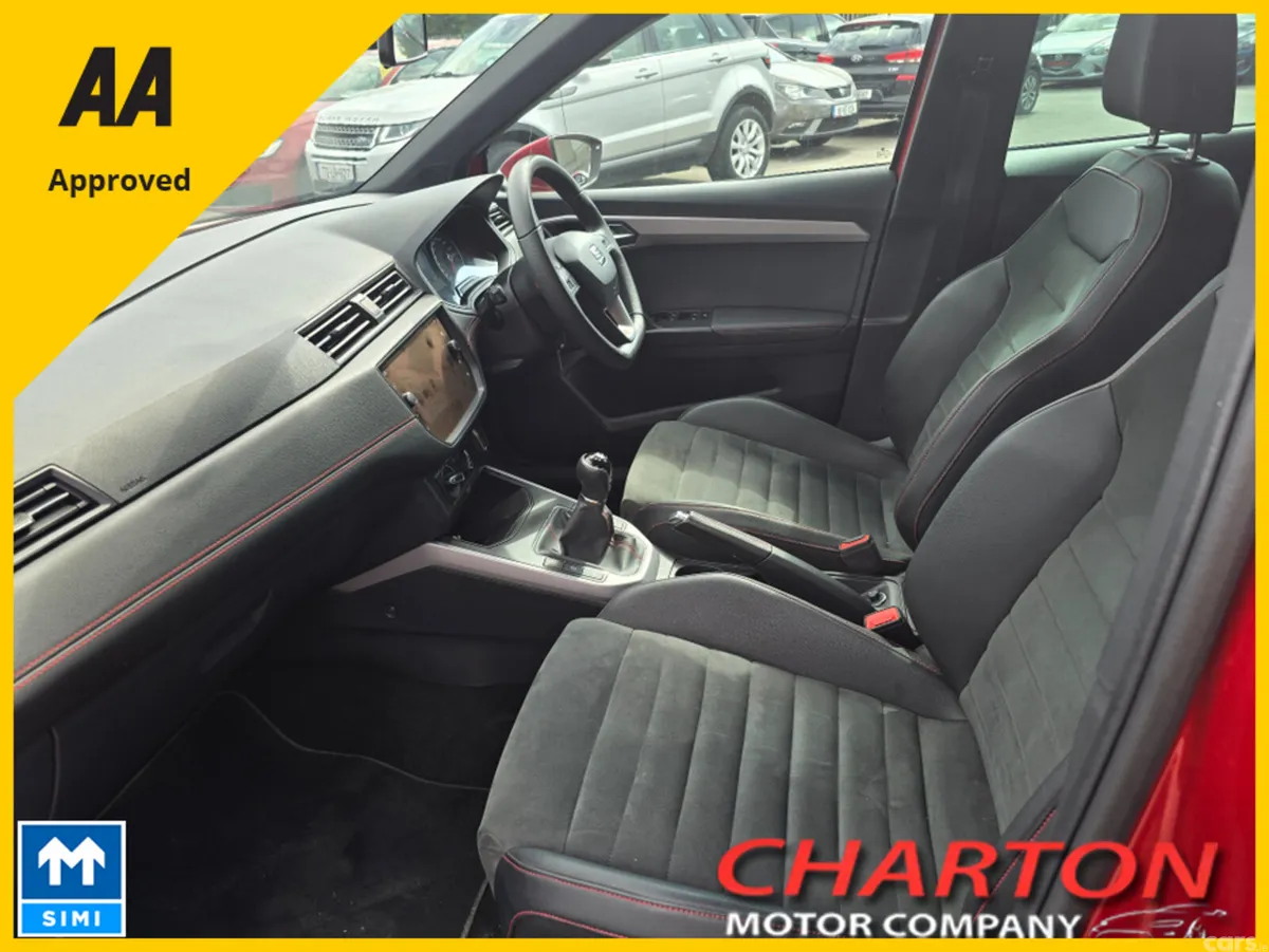 SEAT Arona Hatchback, Petrol, 2019, Red