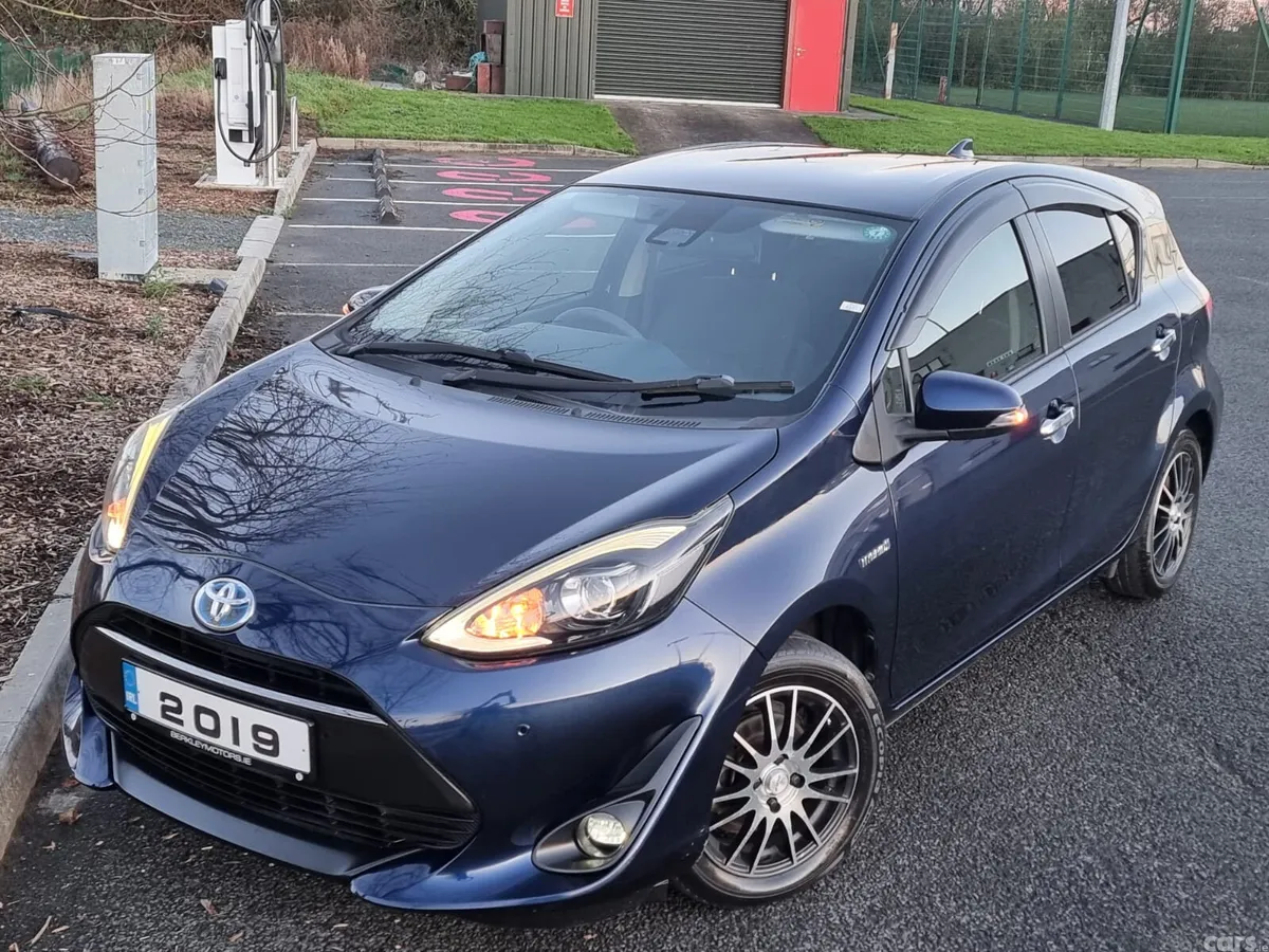 Toyota Aqua Hatchback, Petrol Hybrid, 2019, Blue