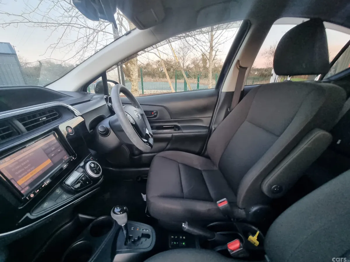 Toyota Aqua Hatchback, Petrol Hybrid, 2019, Blue