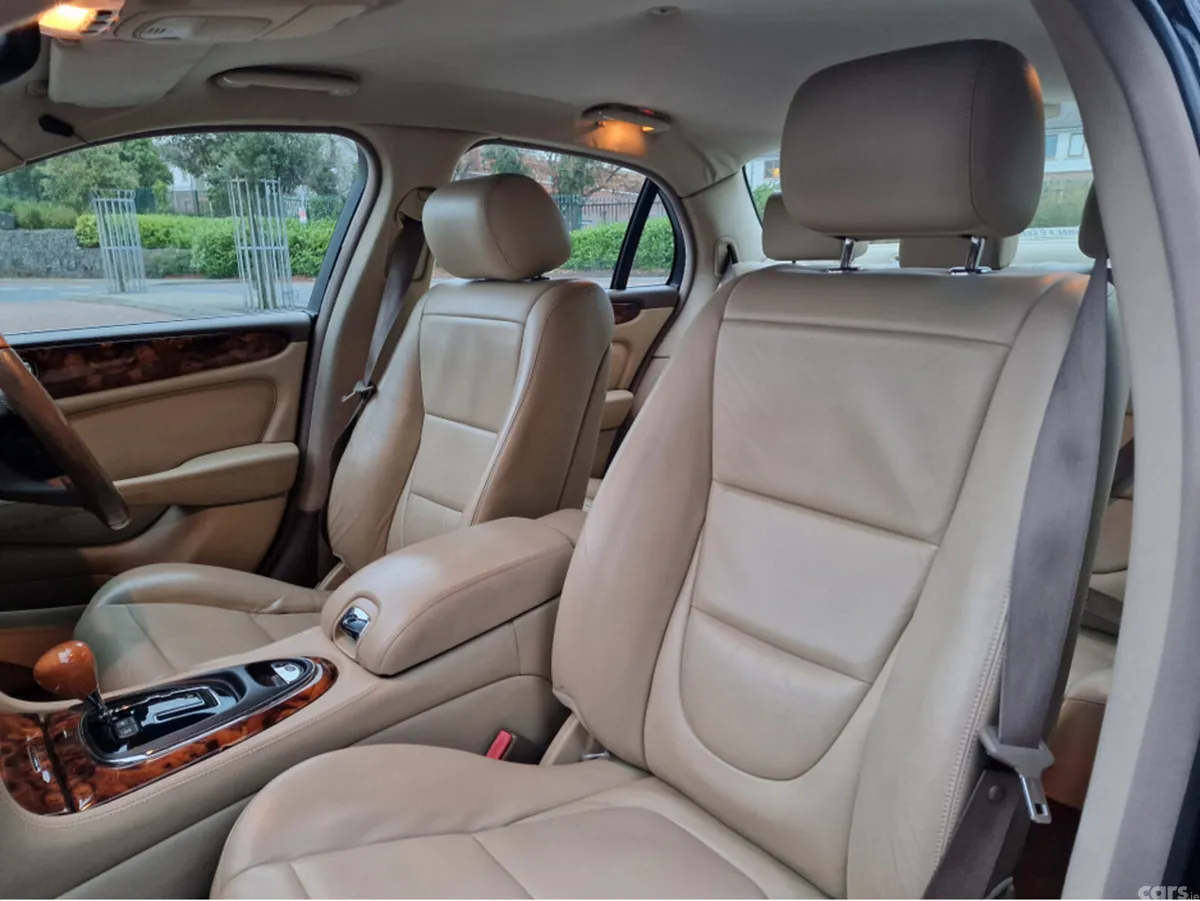 Jaguar XJ Saloon, Petrol, 2006, Black