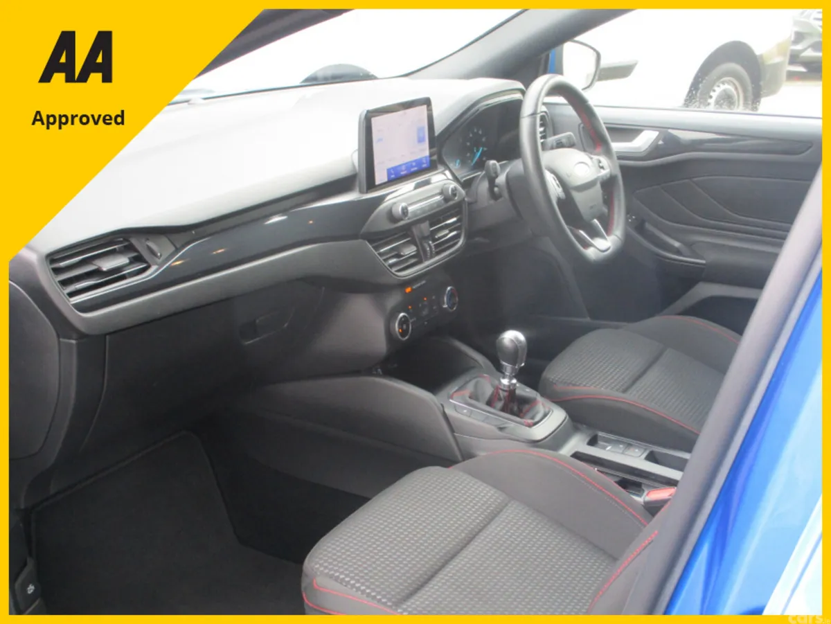 Ford Focus Hatchback, Petrol, 2022, Blue