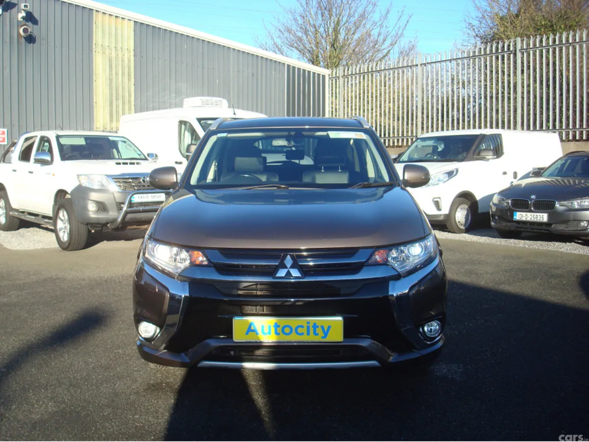 Mitsubishi Outlander Estate, Petrol Plug-in Hybrid, 2016, Brown