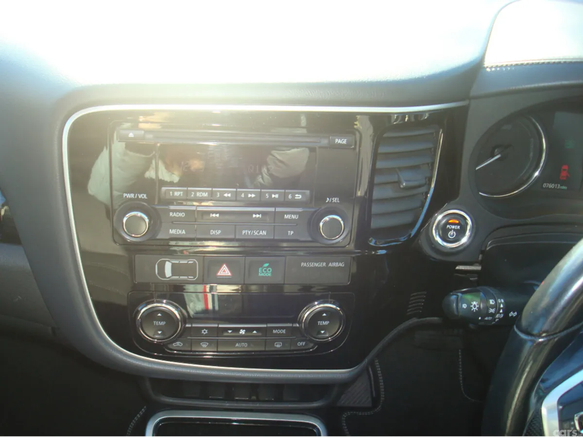 Mitsubishi Outlander Estate, Petrol Plug-in Hybrid, 2016, Brown
