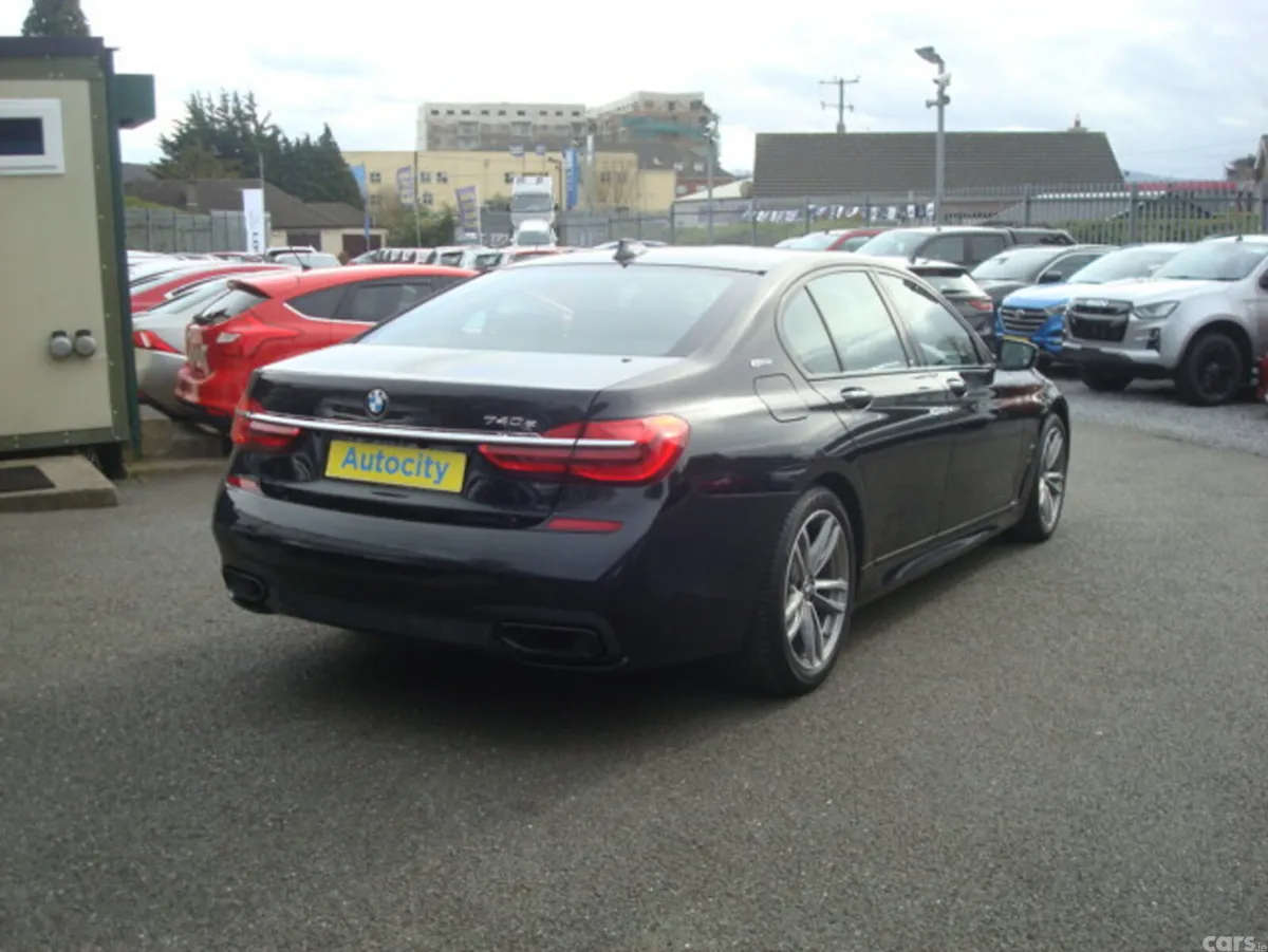 BMW 7-Series Saloon, Petrol Plug-in Hybrid, 2019, Black