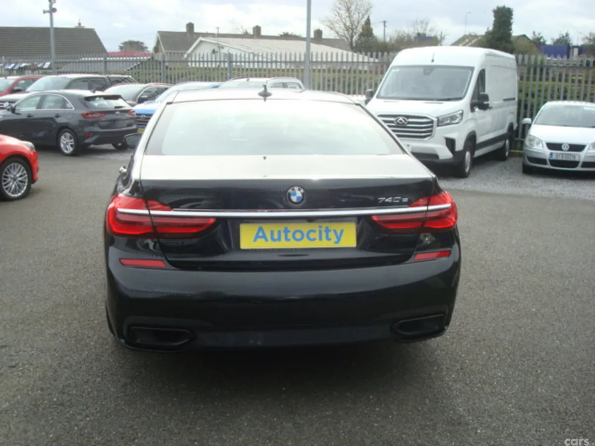BMW 7-Series Saloon, Petrol Plug-in Hybrid, 2019, Black