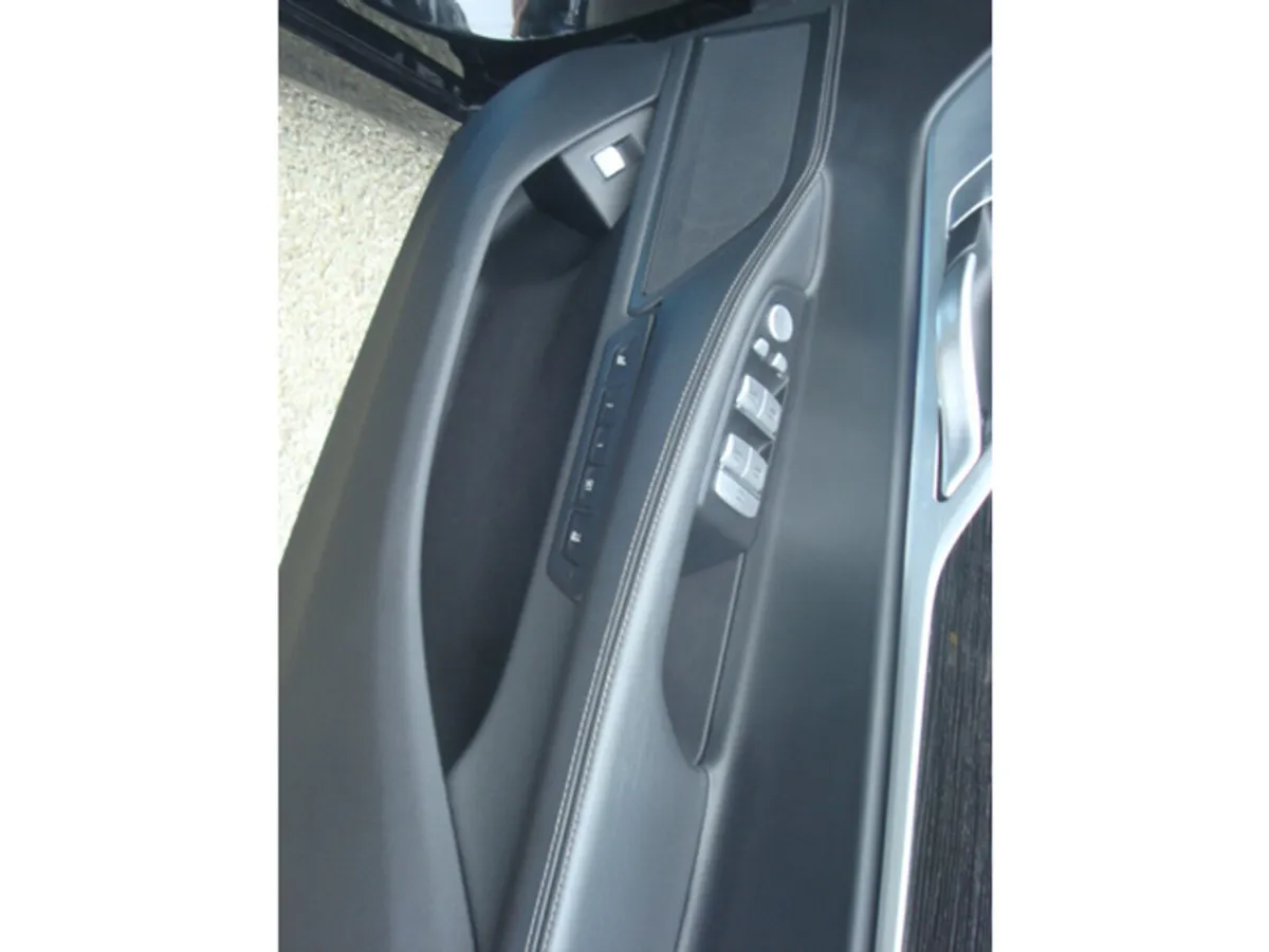 BMW 7-Series Saloon, Petrol Plug-in Hybrid, 2019, Black