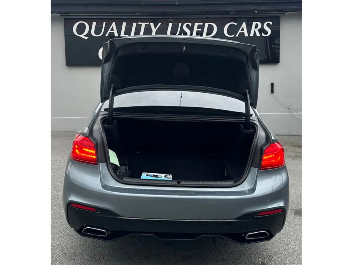 BMW 5-Series Saloon, Petrol Hybrid, 2019, Blue
