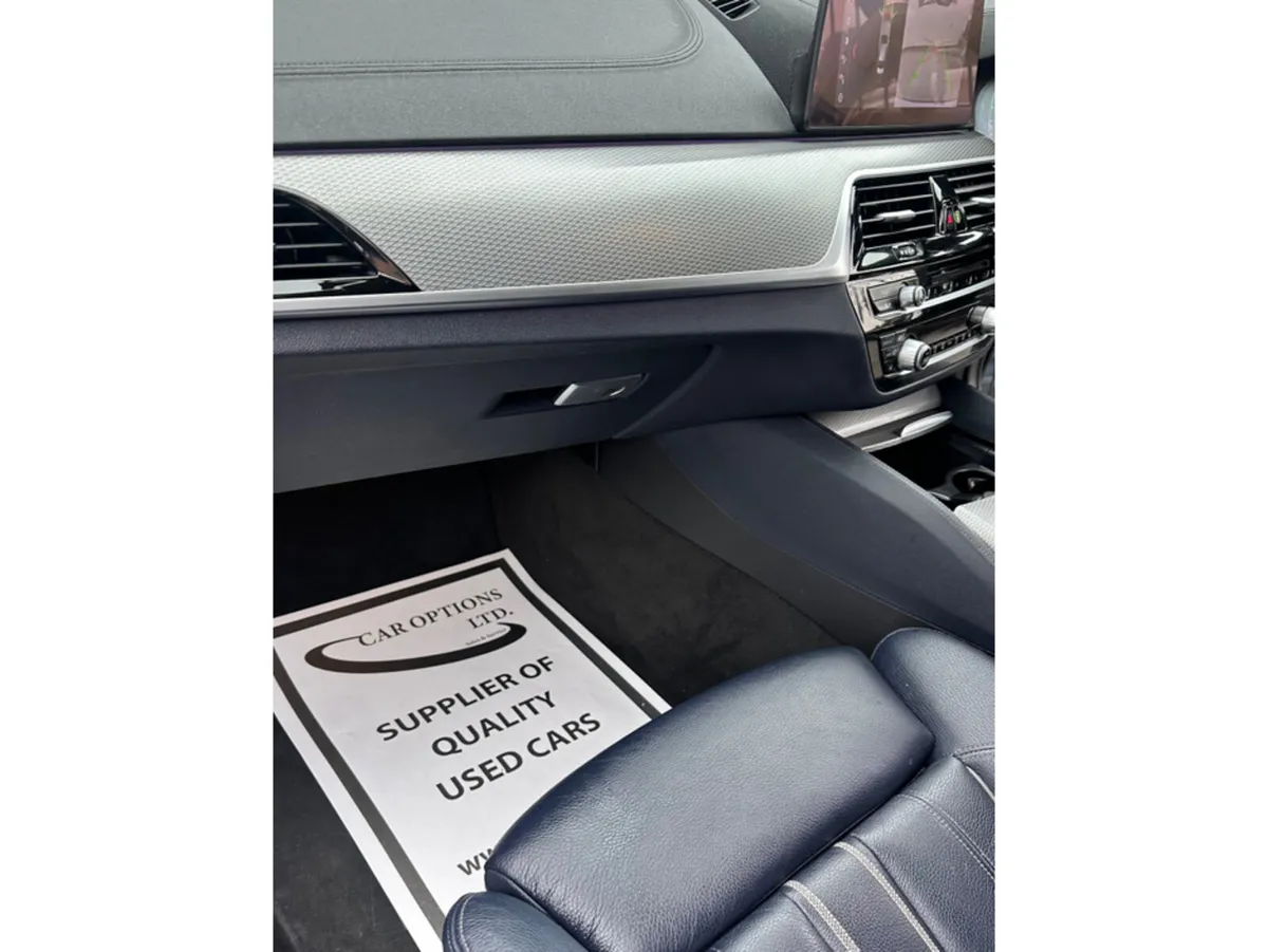 BMW 5-Series Saloon, Petrol Hybrid, 2019, Blue