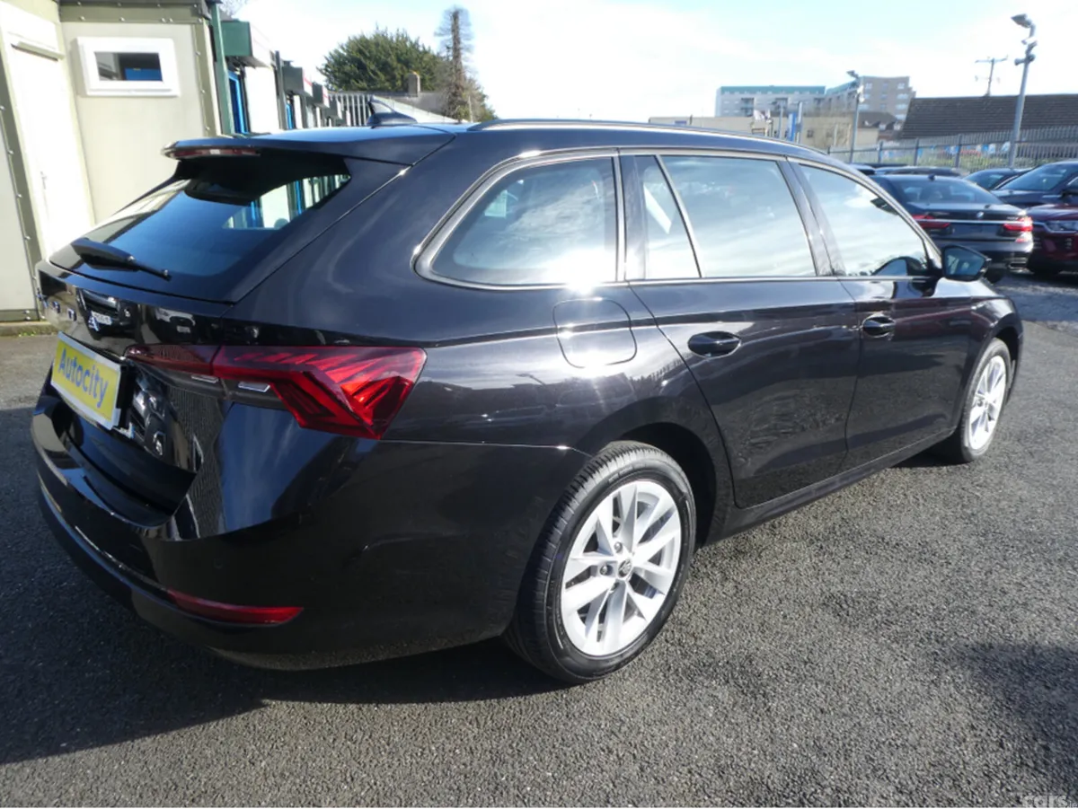 Skoda Octavia Estate, Diesel, 2022, Black