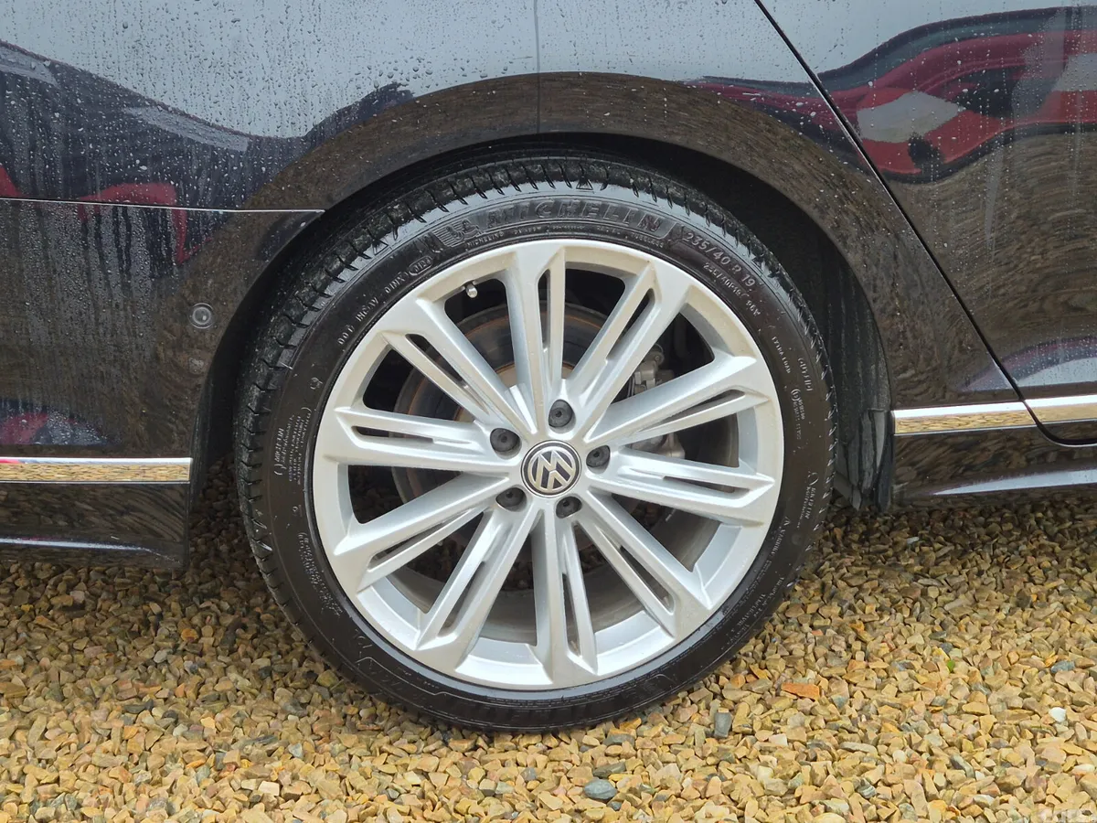 Volkswagen Passat Saloon, Petrol, 2016, Black