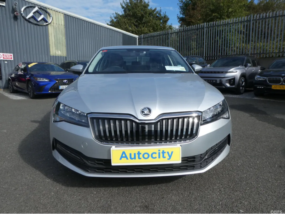 Skoda Superb Hatchback, Diesel, 2022, Grey