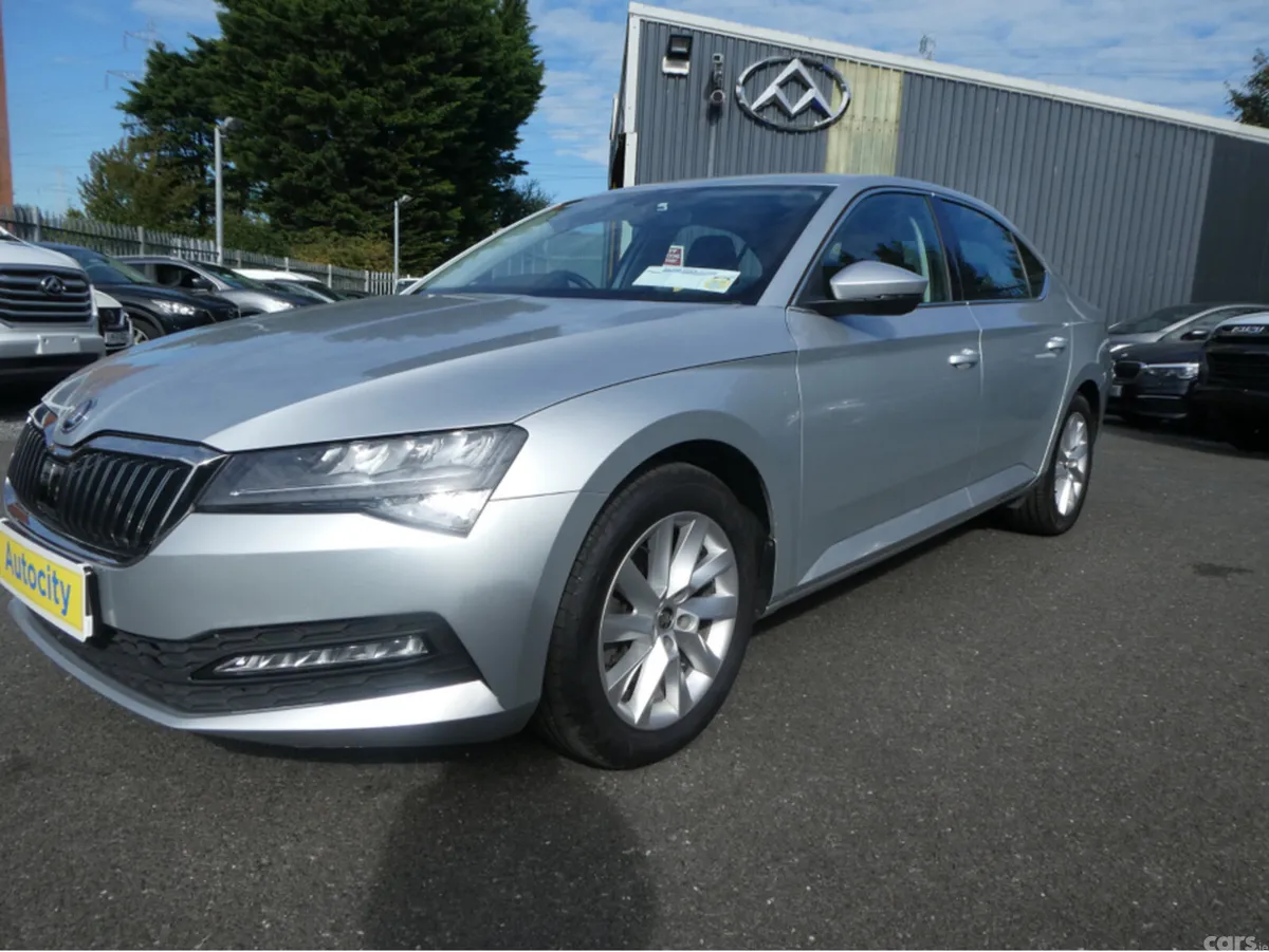 Skoda Superb Hatchback, Diesel, 2022, Grey