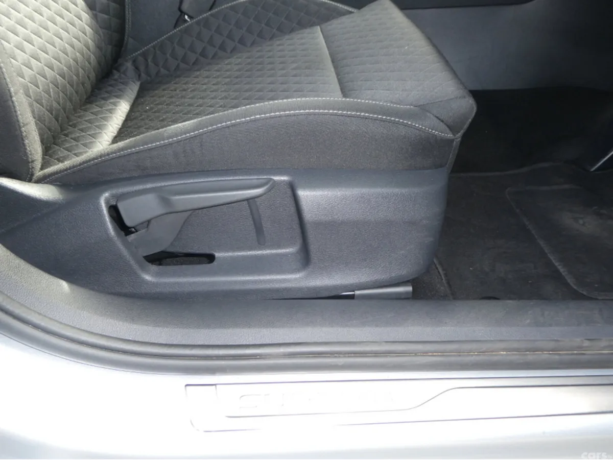 Skoda Superb Hatchback, Diesel, 2022, Grey