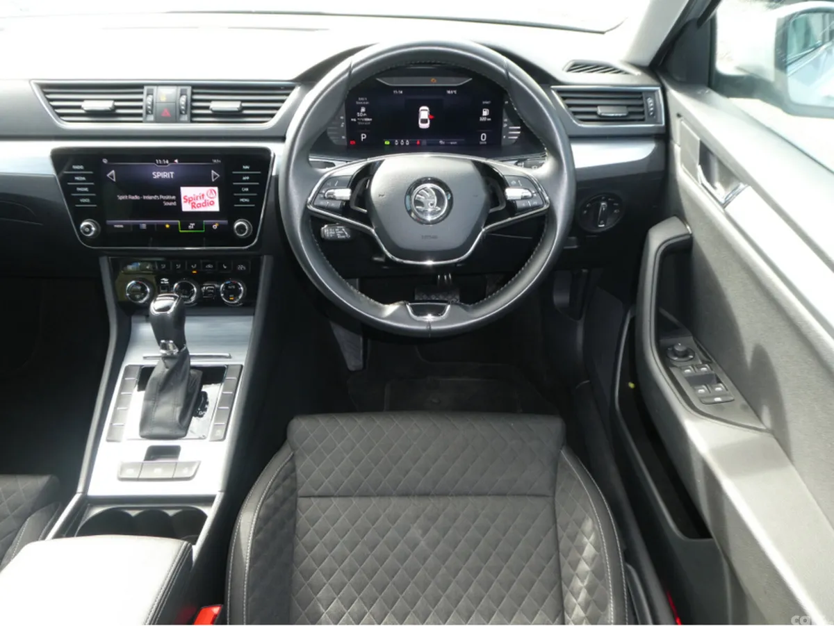 Skoda Superb Hatchback, Diesel, 2022, Grey