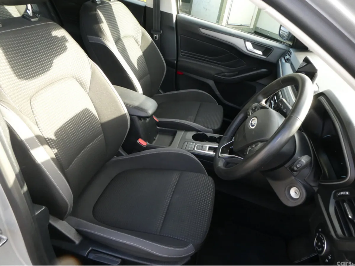 Ford Focus Hatchback, Diesel, 2022, Silver