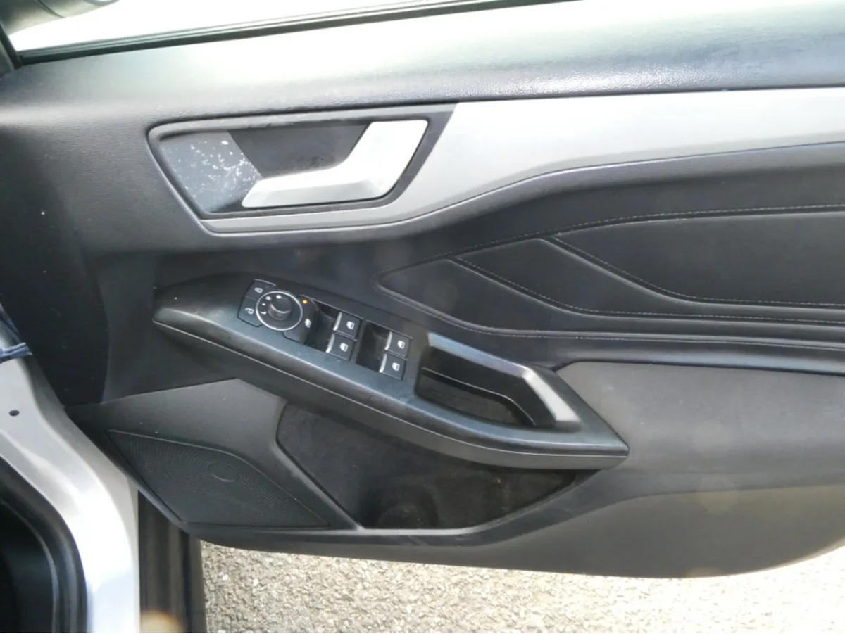Ford Focus Hatchback, Diesel, 2022, Silver