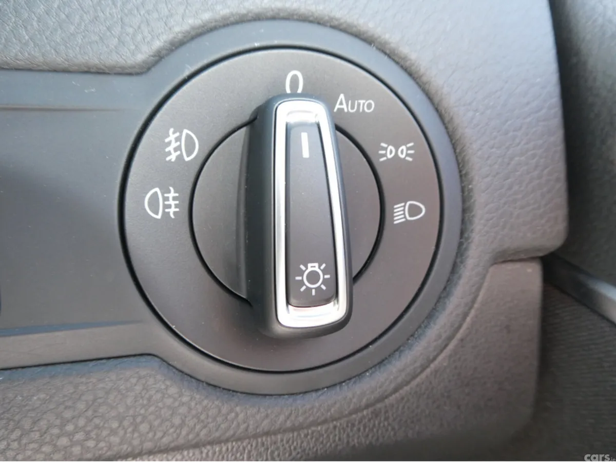 Volkswagen Polo Hatchback, Petrol, 2018, White