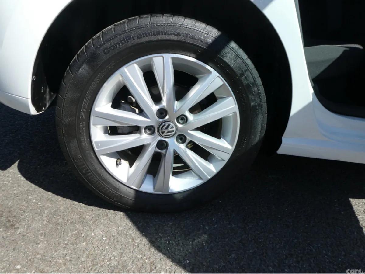 Volkswagen Polo Hatchback, Petrol, 2018, White