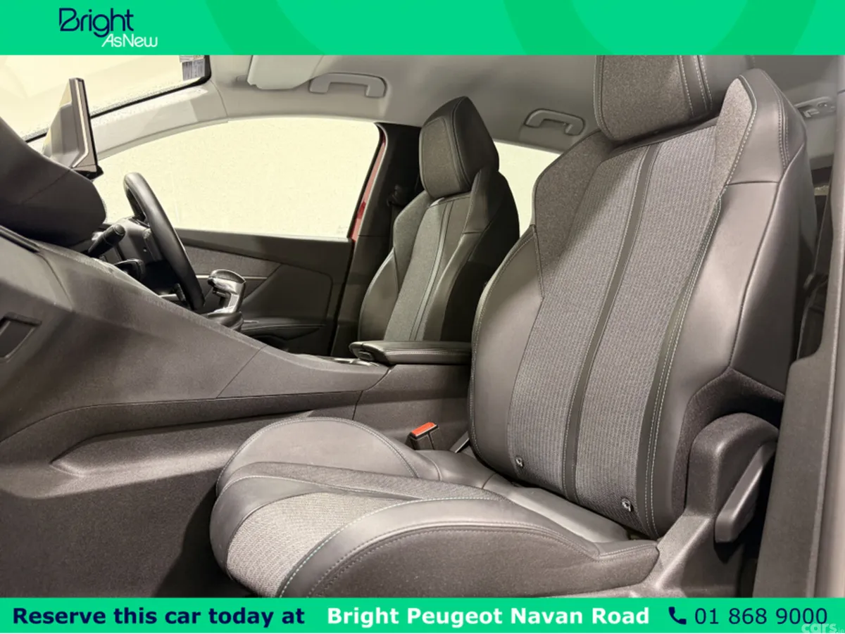 Peugeot 3008 MPV, Petrol, 2021, Red