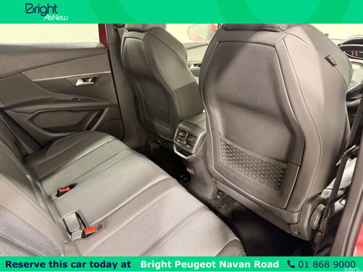 Peugeot 3008 MPV, Petrol, 2021, Red