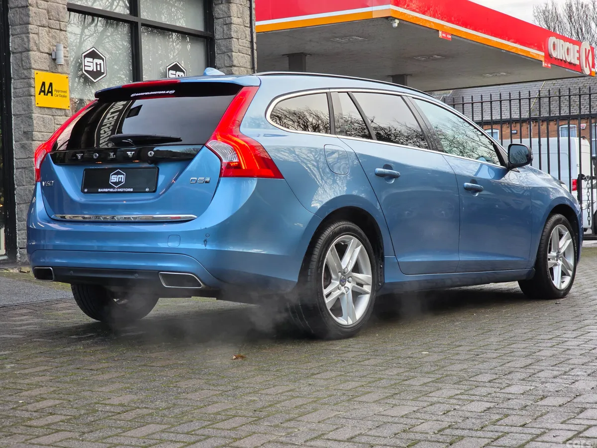 Volvo V60 Estate, Diesel Plug-in Hybrid, 2017, Blue