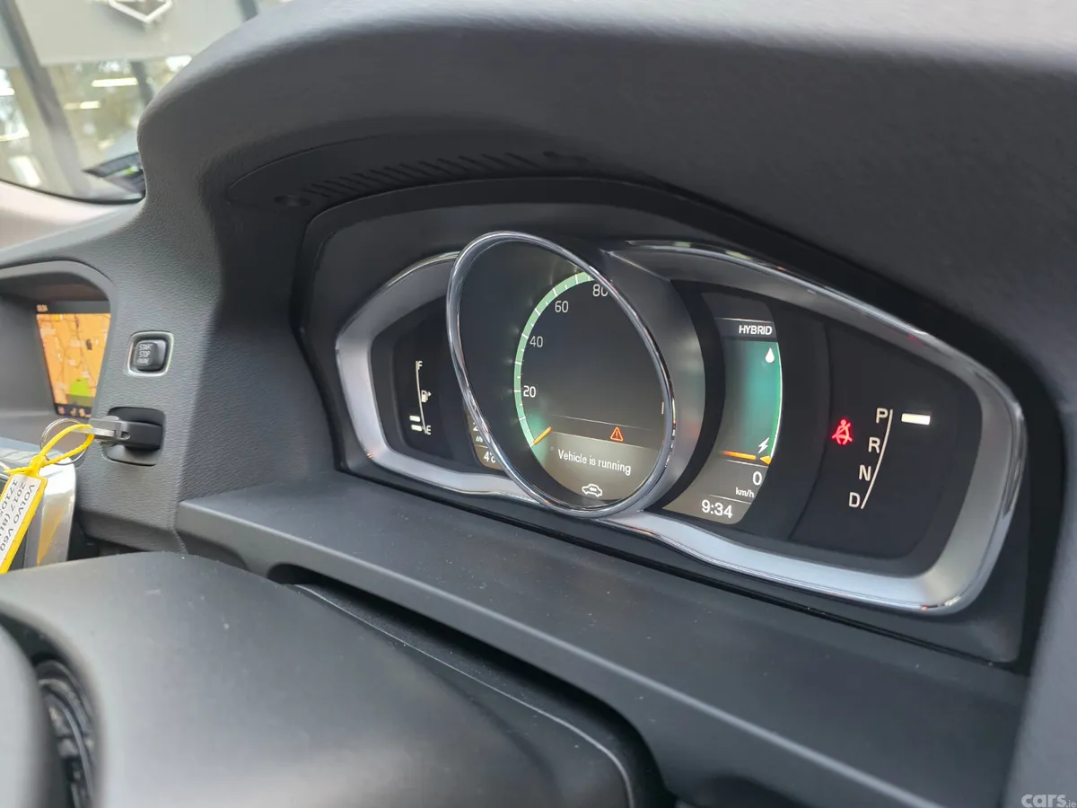 Volvo V60 Estate, Diesel Plug-in Hybrid, 2017, Blue