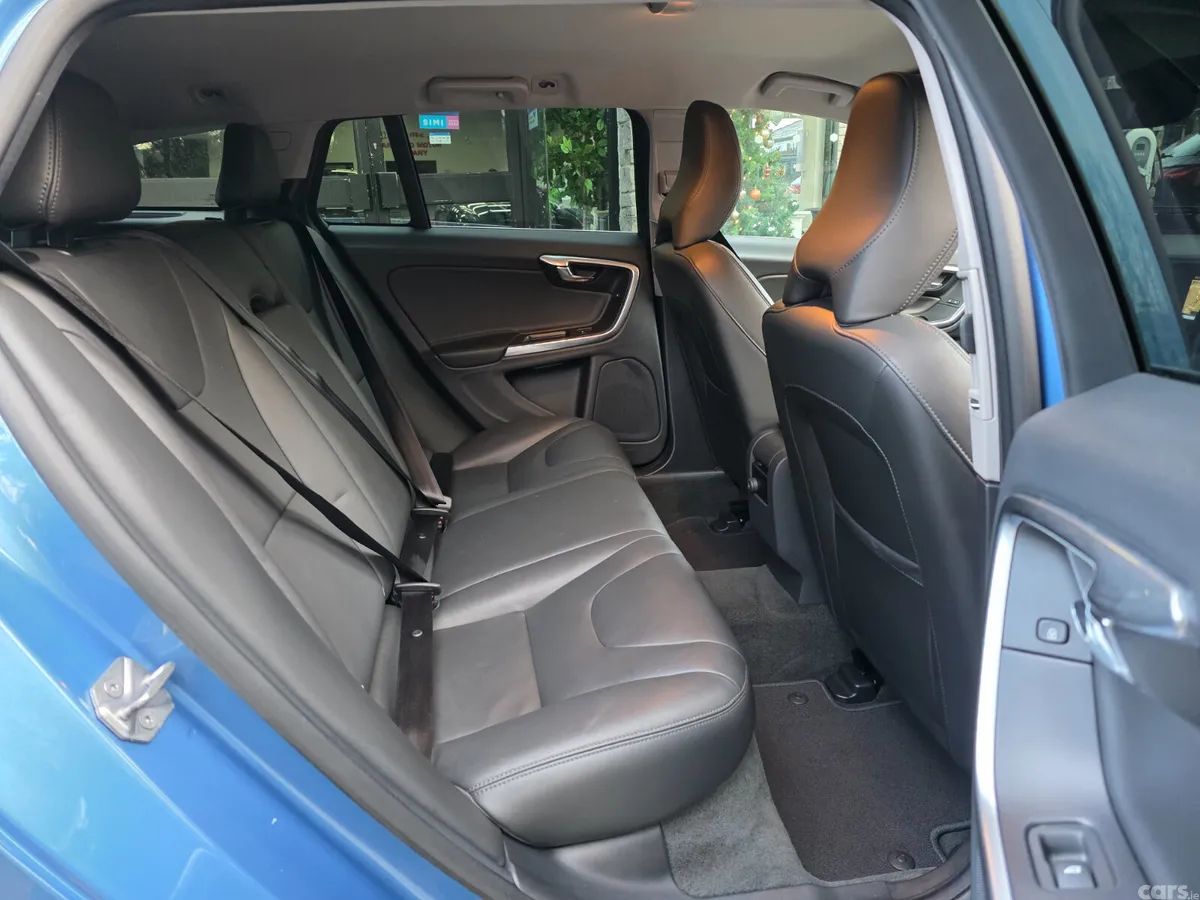 Volvo V60 Estate, Diesel Plug-in Hybrid, 2017, Blue