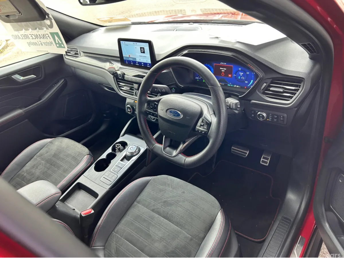 Ford Kuga MPV, Petrol Plug-in Hybrid, 2023, Red