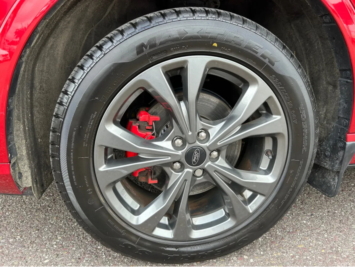 Ford Kuga MPV, Petrol Plug-in Hybrid, 2023, Red