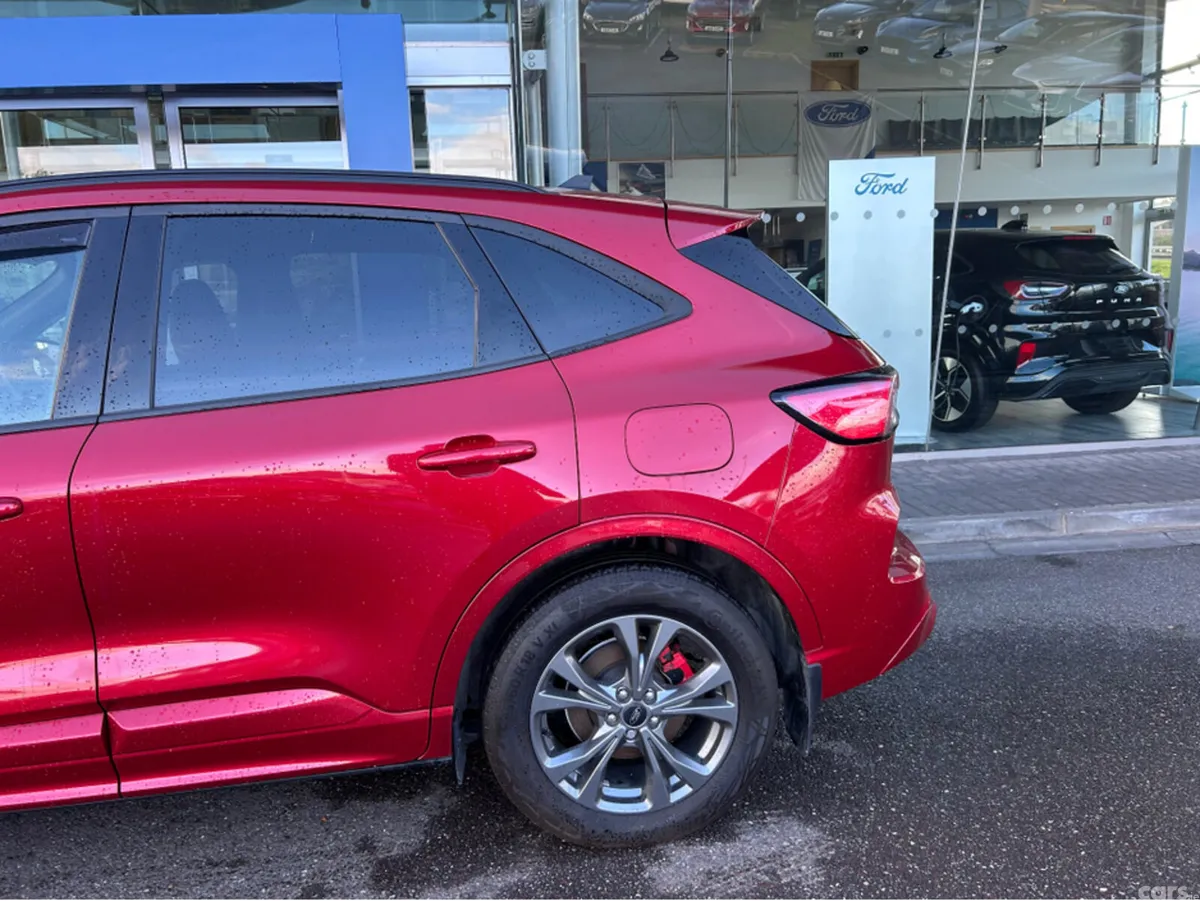 Ford Kuga MPV, Petrol Plug-in Hybrid, 2023, Red